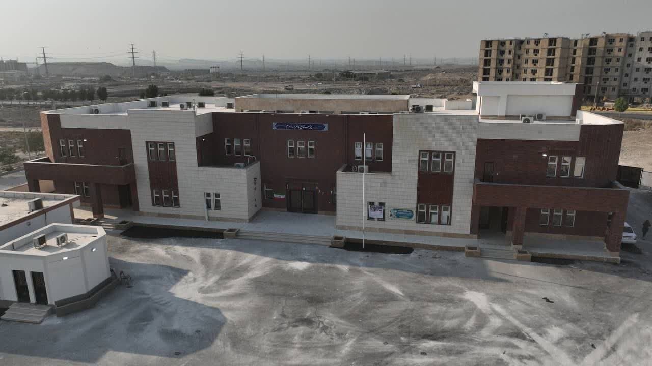 شتاب مدرسه‌سازی در هرمزگان؛ رویکرد دولت تربیت جوانان متخصص است