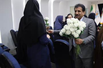 بانوان شاغل در شهرداری قشم به مناسبت روز زن تجلیل شدند