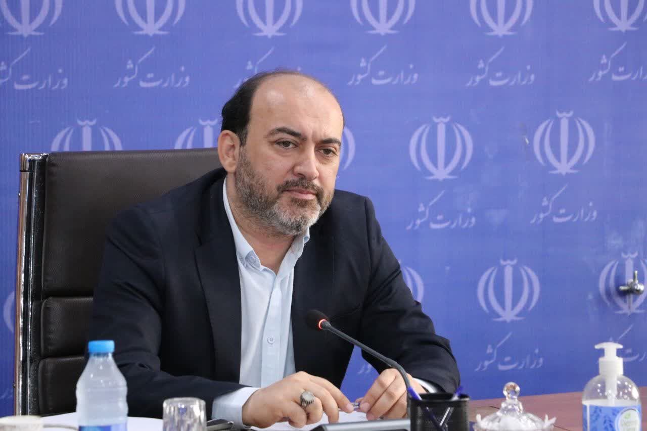 استاندار هرمزگان: گرامیداشت روز معلم، پاسداشت پرورش جان‌های روشن است