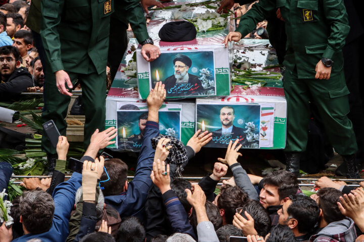 قشمی ها برای شرکت در مراسم تشییع پیکر خادم‌الرضا(ع) راهی مشهد شدند