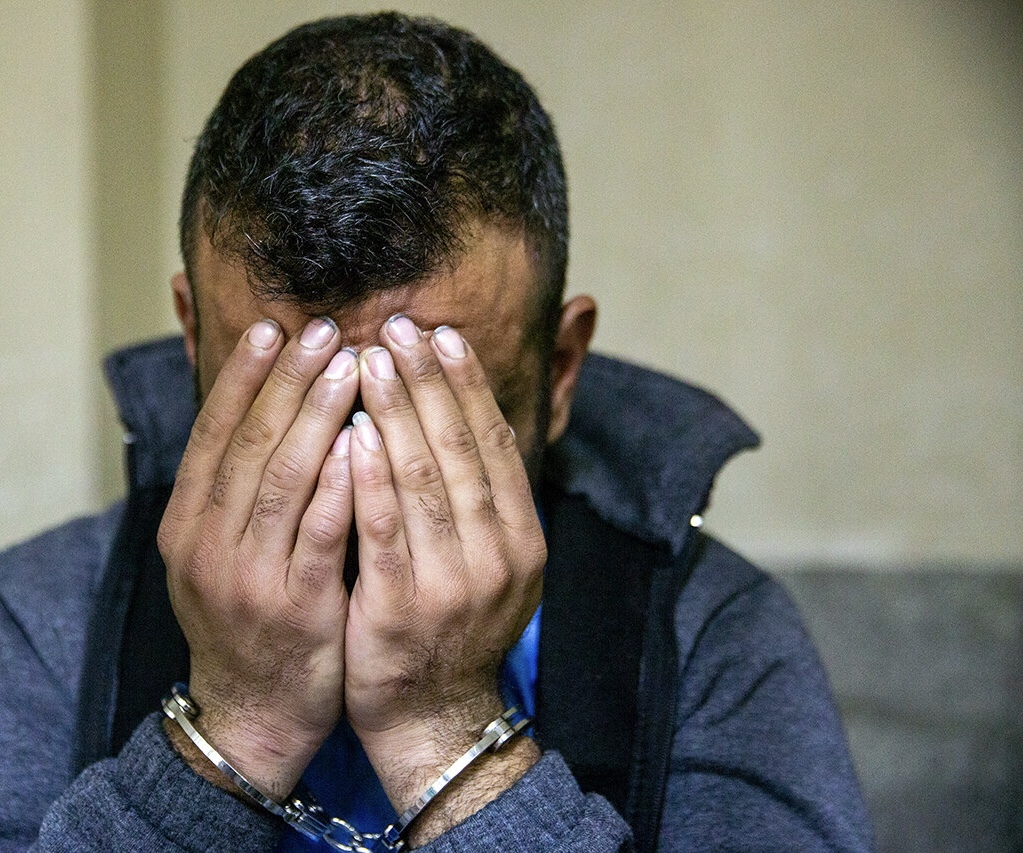 دستبند پلیس‌ بر دستان‌ ۲ قاتل فراری‌/ مالخران آلومینیوم و شمش برنج در هرمزگان دستگیر شدند