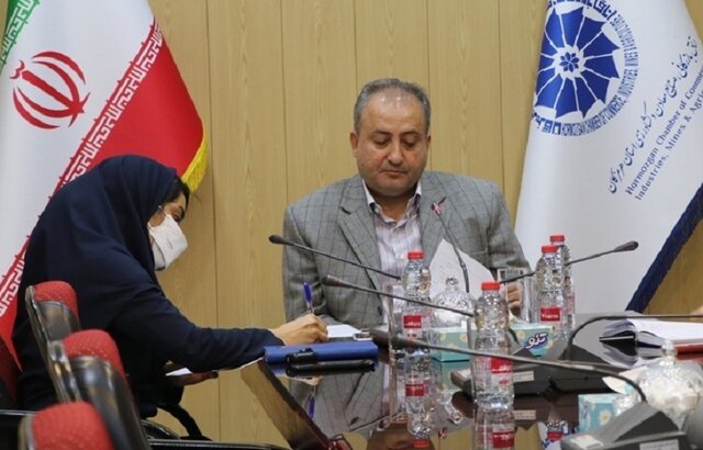 شرکت‌های بزرگ اقتصادی هرمزگان، کارت بازرگانی‌شان را از استان بگیرند