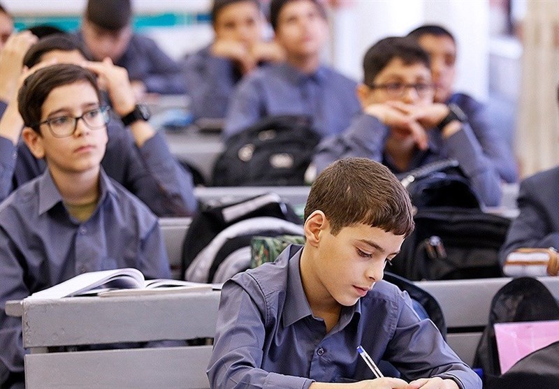 هدایت تحصیلی ۲ هزار دانش‌آموز پایه نهم در قشم آغاز شد
